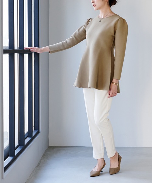 UR'S（ユアーズ）の「パフスリーブペプラムニットトップス（ニット/セーター・レディース・ホワイト/ダークネイビー/グレイッシュベージュ・S/M/L）」の11枚目の写真