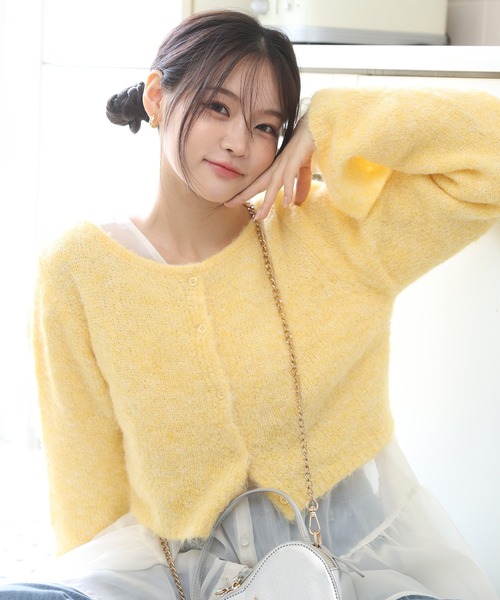 one after another NICE CLAUP(ワンアフターアナザーナイスクラップ)の「ベルスリーブイロドリニット(ニット/セーター・レディース・イエロー/オフホワイト/ラベンダー/ブルー/ピンク・FREE)」の4枚目の写真