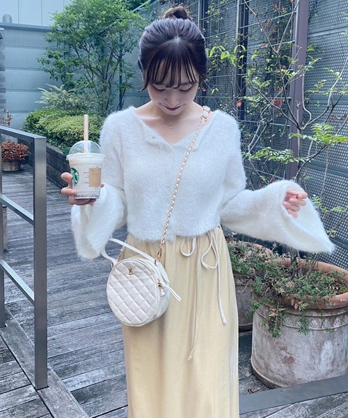 one after another NICE CLAUP(ワンアフターアナザーナイスクラップ)の「ベルスリーブイロドリニット(ニット/セーター・レディース・イエロー/オフホワイト/ラベンダー/ブルー/ピンク・FREE)」の17枚目の写真