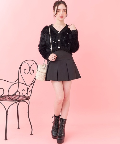 Crea titty&Co. PETIT（クレアティティーアンドコープチ）の「【Crea titty&Co.PETIT】ハートボタン付きビジューカーディガン（カーディガン/ボレロ・レディース・ブラック/ホワイト・FREE）」の4枚目の写真