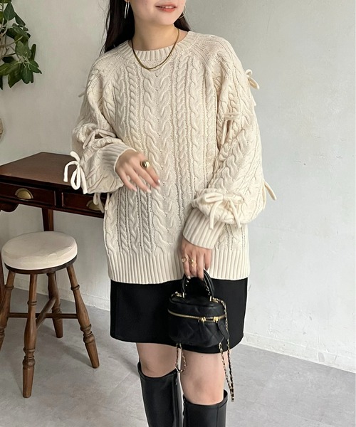 prose verse（プロズヴェール）の「袖リボンケーブルニット（ニット/セーター・レディース・アイボリー/グレー/ブラック・ﾌﾘ-）」の2枚目の写真