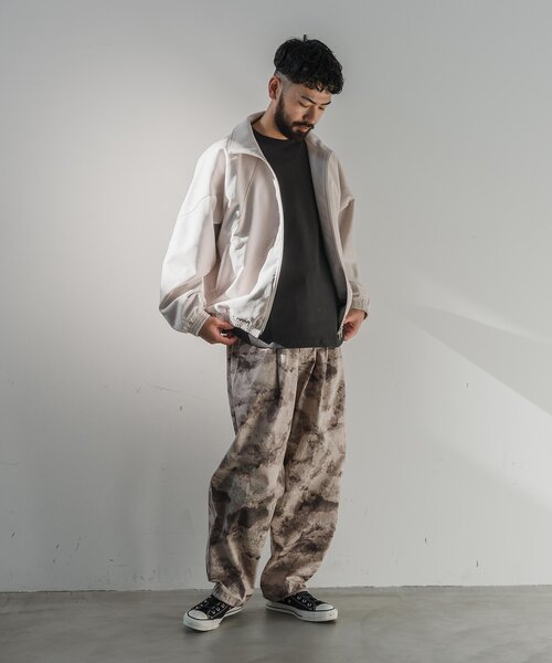 EDIFICE(エディフィス)の「フェイクスエード アーミートレーニングジャケット(その他アウター・メンズ・アイボリー/ネイビー・MEDIUM/LARGE)」の4枚目の写真