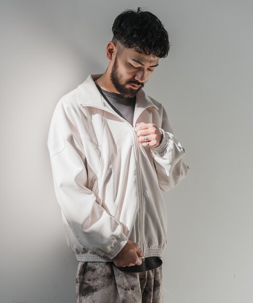 EDIFICE(エディフィス)の「フェイクスエード アーミートレーニングジャケット(その他アウター・メンズ・アイボリー/ネイビー・MEDIUM/LARGE)」の8枚目の写真