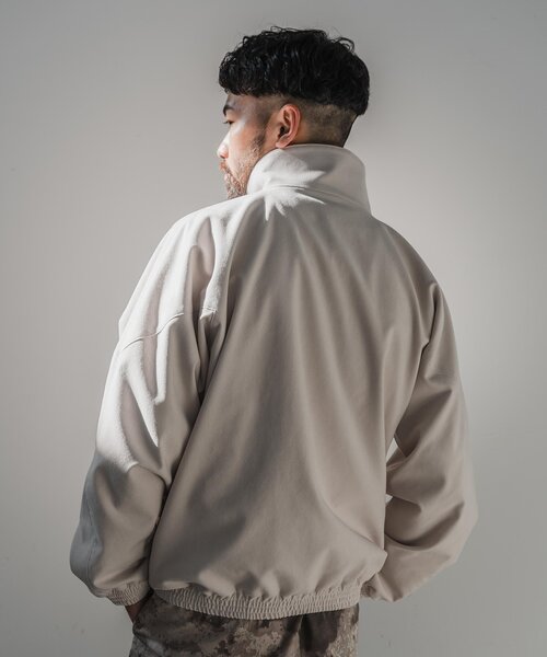 EDIFICE(エディフィス)の「フェイクスエード アーミートレーニングジャケット(その他アウター・メンズ・アイボリー/ネイビー・MEDIUM/LARGE)」の12枚目の写真