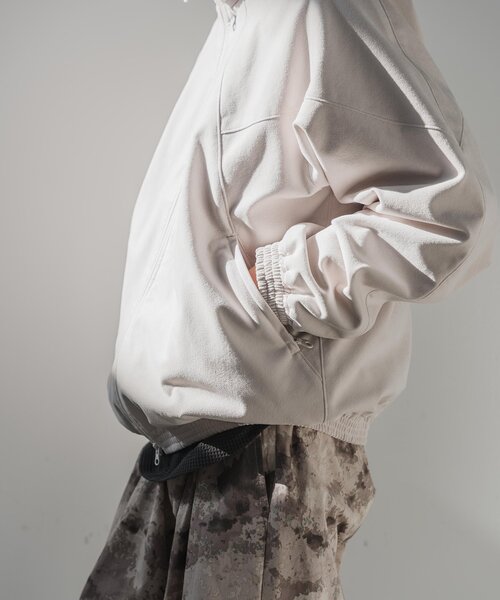 EDIFICE(エディフィス)の「フェイクスエード アーミートレーニングジャケット(その他アウター・メンズ・アイボリー/ネイビー・MEDIUM/LARGE)」の14枚目の写真