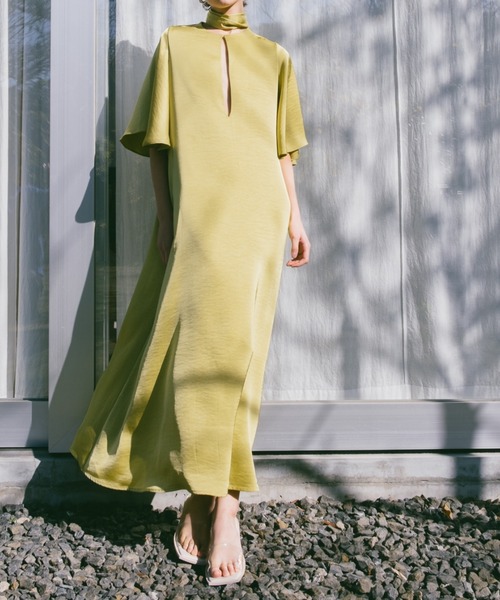 sahara（サハラ）の「Slit Neck Silky Dress/スリットネック