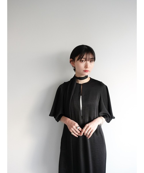 sahara（サハラ）の「Slit Neck Silky Dress/スリットネック