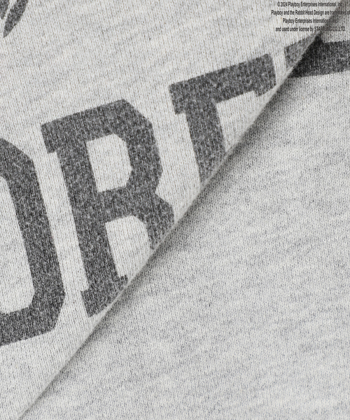 PLAYBOY（プレイボーイ）の「【PLAYBOY / プレイボーイ】別注 P.B Sports Club プリントスウェット（スウェット・メンズ・ブラック/グレー・MEDIUM/LARGE）」の11枚目の写真