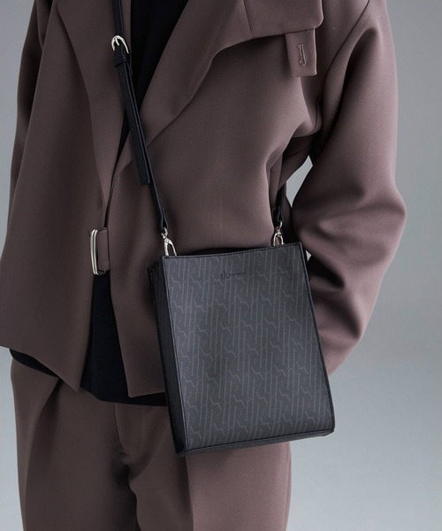 tk.TAKEO KIKUCHI(ティーケータケオキクチ)の「◆スクエアボックスショルダーバッグ(ユニセックスアイテム)(ショルダーバッグ・メンズ・グレー系その他2/グレー系その他3/ブラック系4/ブラック系5/ベージュ/ブラック系/ライトパープル/ベージュ系4/ベージュ系6/ダークグリーン系/ブラック系1/ブラック系3/ブラック/ブラウン系その他6/ブルー系その他6/ブルー系6/ブラック系8/ブラック系その他2/ブラック系その他/ブラック系7/ブラック系その他3/ブラック系2・00)」の8枚目の写真