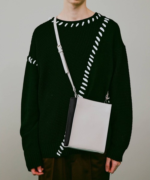 tk.TAKEO KIKUCHI(ティーケータケオキクチ)の「◆スクエアボックスショルダーバッグ(ユニセックスアイテム)(ショルダーバッグ・メンズ・グレー系その他2/グレー系その他3/ブラック系4/ブラック系5/ベージュ/ブラック系/ライトパープル/ベージュ系4/ベージュ系6/ダークグリーン系/ブラック系1/ブラック系3/ブラック/ブラウン系その他6/ブルー系その他6/ブルー系6/ブラック系8/ブラック系その他2/ブラック系その他/ブラック系7/ブラック系その他3/ブラック系2・00)」の17枚目の写真