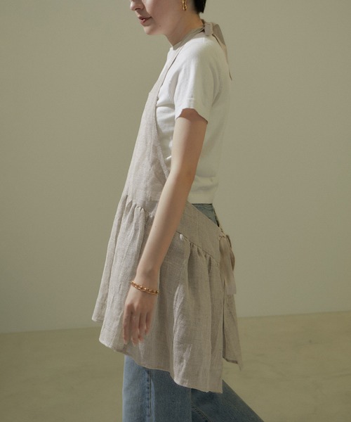 SALON adam et rope'（サロン アダム エ ロペ）の「【DELIY（デリー）】LINEN LENO WEAVE APRON（ベスト・レディース・キナリ/ダークブラウン・FREE）」の13枚目の写真