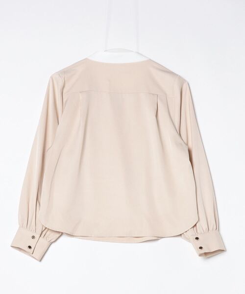 TRUDEA(トルディア)の「配色アシメネックブラウス(シャツ/ブラウス・レディース・ホワイト/ベージュ・MEDIUM)」の3枚目の写真