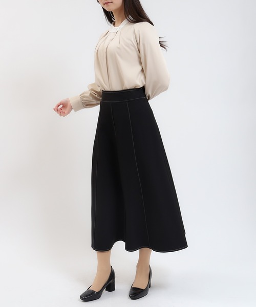 TRUDEA(トルディア)の「配色アシメネックブラウス(シャツ/ブラウス・レディース・ホワイト/ベージュ・MEDIUM)」の12枚目の写真