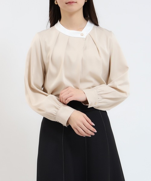 TRUDEA(トルディア)の「配色アシメネックブラウス(シャツ/ブラウス・レディース・ホワイト/ベージュ・MEDIUM)」の4枚目の写真