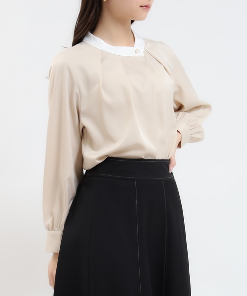 TRUDEA(トルディア)の「配色アシメネックブラウス(シャツ/ブラウス・レディース・ホワイト/ベージュ・MEDIUM)」の7枚目の写真