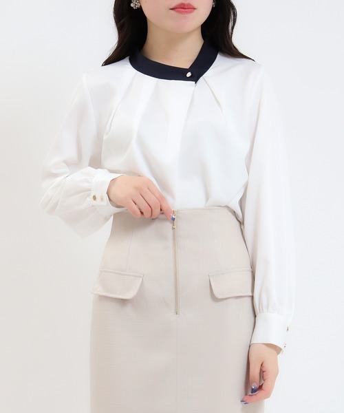 TRUDEA(トルディア)の「配色アシメネックブラウス(シャツ/ブラウス・レディース・ホワイト/ベージュ・MEDIUM)」の13枚目の写真