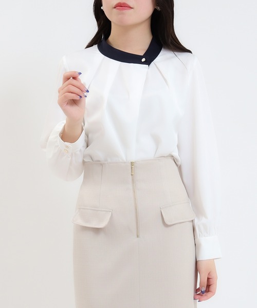 TRUDEA(トルディア)の「配色アシメネックブラウス(シャツ/ブラウス・レディース・ホワイト/ベージュ・MEDIUM)」の17枚目の写真