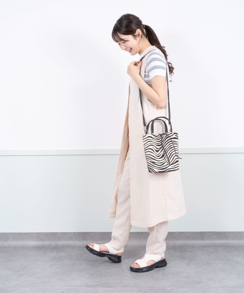 andrea cardone（アンドレアカルドネ）の「【andrea cardone/アンドレアカルドネ】レザー ミニ トートバッグ XSサイズ（ショルダーバッグ・レディース・シルバー/ピンクゴールド/ブラック/ホワイト/ベージュ/ゼブラ・FREE）」の12枚目の写真