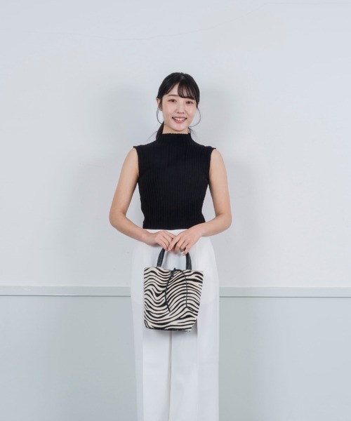 andrea cardone（アンドレアカルドネ）の「【andrea cardone/アンドレアカルドネ】レザー ミニ トートバッグ XSサイズ（ショルダーバッグ・レディース・シルバー/ピンクゴールド/ブラック/ホワイト/ベージュ/ゼブラ・FREE）」の14枚目の写真