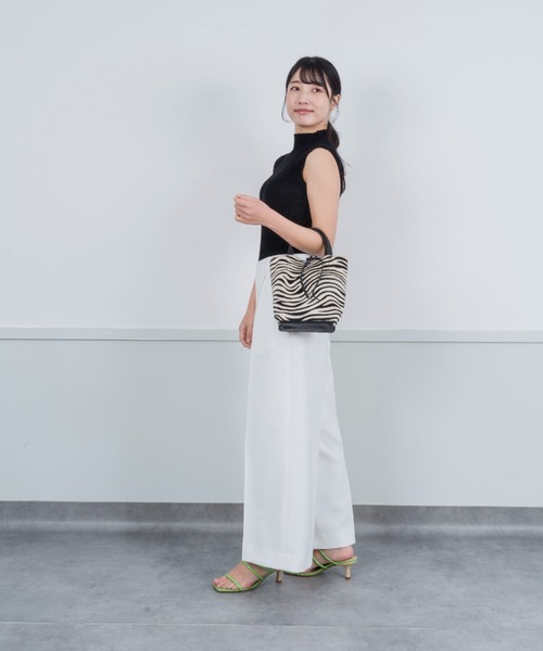 andrea cardone（アンドレアカルドネ）の「【andrea cardone/アンドレアカルドネ】レザー ミニ トートバッグ XSサイズ（ショルダーバッグ・レディース・シルバー/ピンクゴールド/ブラック/ホワイト/ベージュ/ゼブラ・FREE）」の19枚目の写真