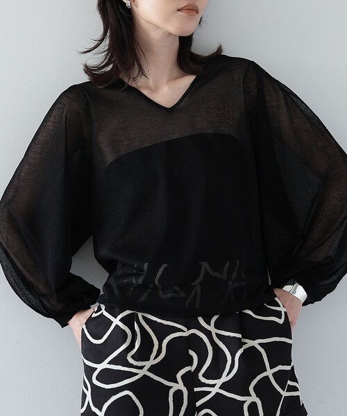 GALLEST（ギャレスト）の「◆シアーVネックプルオーバー（ニット/セーター・レディース・キャメル/アイボリー/ブラック/スモーキーグリーン系・38）」の2枚目の写真