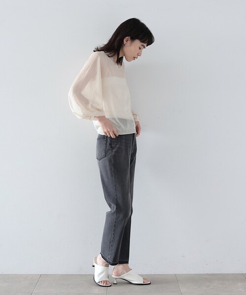 GALLEST（ギャレスト）の「◆シアーVネックプルオーバー（ニット/セーター・レディース・キャメル/アイボリー/ブラック/スモーキーグリーン系・38）」の7枚目の写真