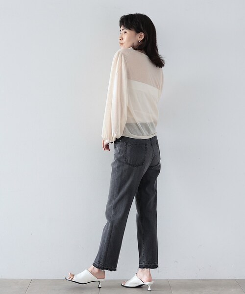 GALLEST（ギャレスト）の「◆シアーVネックプルオーバー（ニット/セーター・レディース・キャメル/アイボリー/ブラック/スモーキーグリーン系・38）」の8枚目の写真