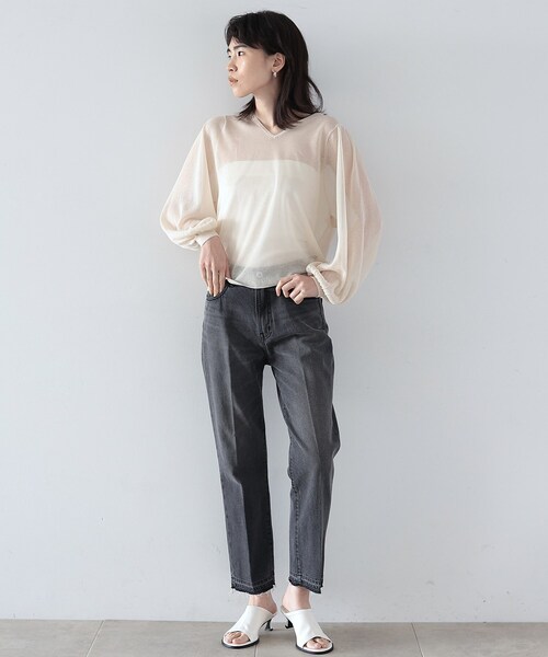 GALLEST（ギャレスト）の「◆シアーVネックプルオーバー（ニット/セーター・レディース・キャメル/アイボリー/ブラック/スモーキーグリーン系・38）」の9枚目の写真