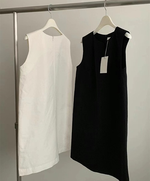 gossip!ロサンゼルス(ゴシップロサンゼルス)の「YUGA ノースリーブ Aラインワンピース(ワンピース・レディース・ブラック/ホワイト・FREE)」の5枚目の写真