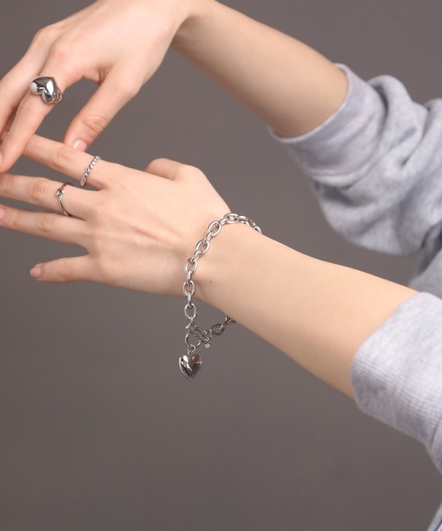 LHME(エルエイチエムイー)の「【WEB限定】“Moment”ポイントハートチェーンブレスレット/サージカルステンレス(金属アレルギー対応)【LHME / エルエイチエムイー】(ブレスレット・レディース・シルバー/ゴールド・ONE SIZE)」の18枚目の写真