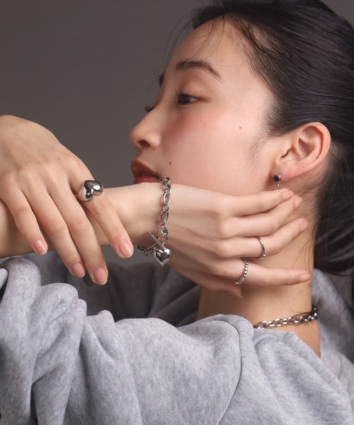 LHME(エルエイチエムイー)の「【WEB限定】“Moment”ポイントハートチェーンブレスレット/サージカルステンレス(金属アレルギー対応)【LHME / エルエイチエムイー】(ブレスレット・レディース・シルバー/ゴールド・ONE SIZE)」の12枚目の写真