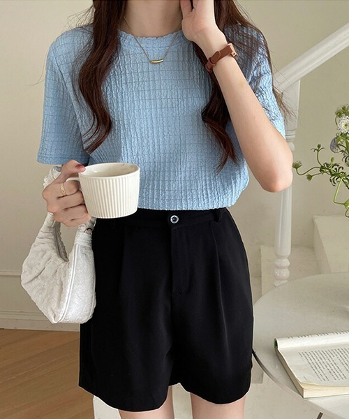 AMELY(エミリー)の「リップルTシャツ(Tシャツ/カットソー・レディース・ブラック/ブルー/モカ/ホワイト・M/L/XL)」の4枚目の写真