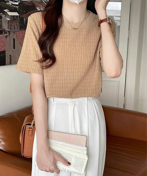 AMELY(エミリー)の「リップルTシャツ(Tシャツ/カットソー・レディース・ブラック/ブルー/モカ/ホワイト・M/L/XL)」の1枚目の写真