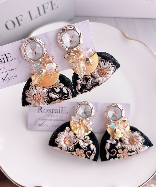 tone(トーン)の「【RosraiE】ブラックインド刺繍リボンタッセル キラキラ イヤリング(MA)(イヤリング・レディース・ゴールド・FREE)」の4枚目の写真