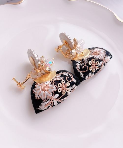 tone(トーン)の「【RosraiE】ブラックインド刺繍リボンタッセル キラキラ イヤリング(MA)(イヤリング・レディース・ゴールド・FREE)」の6枚目の写真