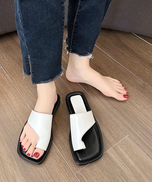 SEN TOKYO（セントーキョー）の「大人っぽいこなれ感。アシメスクエアトゥトングサンダル（サンダル・レディース・ブラック/ブルー/ホワイト・M/L）」の4枚目の写真