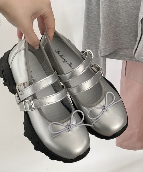 Vipoa(ヴィポア)の「double strap maryjane shoes(スニーカー・レディース・ブラック/シルバー/アイボリー・LARGE/SMALL/MEDIUM)」の3枚目の写真