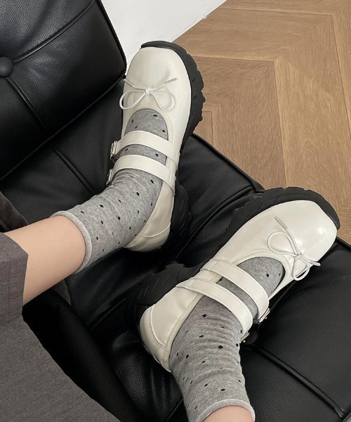 Vipoa(ヴィポア)の「double strap maryjane shoes(スニーカー・レディース・ブラック/シルバー/アイボリー・LARGE/SMALL/MEDIUM)」の14枚目の写真