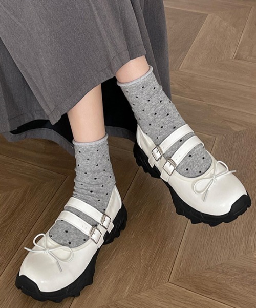 Vipoa(ヴィポア)の「double strap maryjane shoes(スニーカー・レディース・ブラック/シルバー/アイボリー・LARGE/SMALL/MEDIUM)」の13枚目の写真