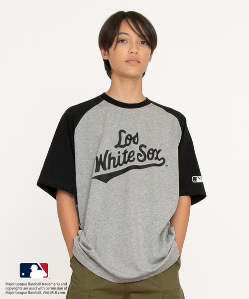 GLAZOS(グラソス)の「【大人向けサイズあり】【MLB】チームロゴプリントラグランスリーブ半袖Tシャツ(Tシャツ/カットソー・キッズ・グレー/オートミール/ネイビー/ホワイト・140cm/150cm/160cm/170cm)」の3枚目の写真