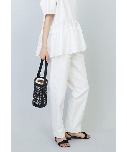 1er Arrondissement（プルミエアロンディスモン）の「デニムハイウエストテーパードパンツ（その他パンツ・レディース・オフホワイト/インディゴブルー・36/38）」の4枚目の写真