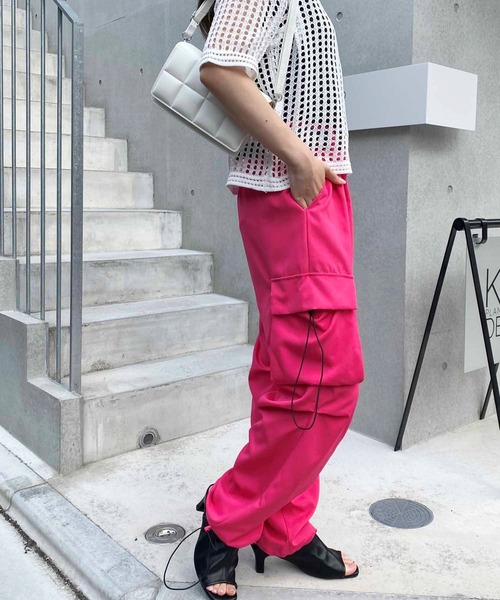 NANEA(ナネア)の「ベルト付き 裾ドロストカラーカーゴパンツ(カーゴパンツ・レディース・パープル/ピンク/グリーン・SMALL/MEDIUM/LARGE)」の22枚目の写真