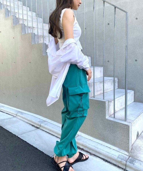 NANEA(ナネア)の「ベルト付き 裾ドロストカラーカーゴパンツ(カーゴパンツ・レディース・パープル/ピンク/グリーン・SMALL/MEDIUM/LARGE)」の8枚目の写真