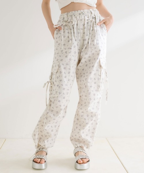 OLIVE des OLIVE（オリーブデオリーブ）の「Dカンリボンカーゴパンツ　1041020100（カーゴパンツ・レディース・ピンク/オフホワイト/その他/ブラック・FREE）」の5枚目の写真