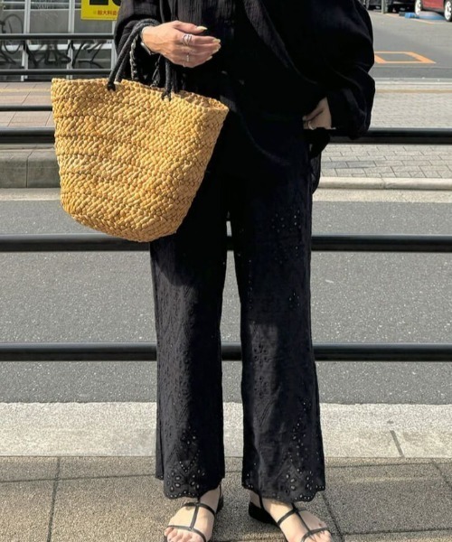 ISOOK(アイスー)の「レースシアーパンツ(chiica select) / レースパンツ シアーパンツ ロングパンツ ウエストゴムパンツ コットン アイボリー 黒(その他パンツ・レディース・ブラック/アイボリー・FREE)」の9枚目の写真