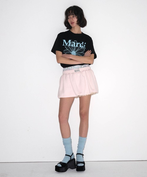 Mardi Mercredi 水色プリントTシャツと赤のショートパンツのセット Mardi Mercredi（マルディメクルディ）の「TSHIRT FLOWERMARDI