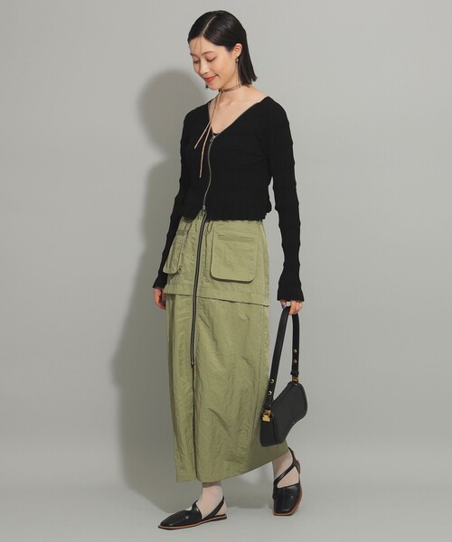 Ray BEAMS(レイビームス)の「シャーリング ジップ カーディガン(カーディガン/ボレロ・レディース・グリーン系その他2/ブラック/オフホワイト・ONE SIZE)」の16枚目の写真