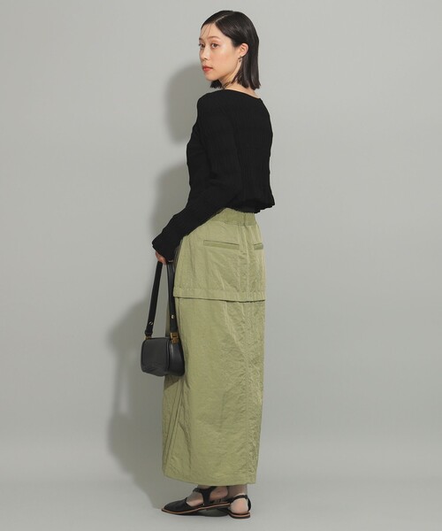 Ray BEAMS(レイビームス)の「シャーリング ジップ カーディガン(カーディガン/ボレロ・レディース・グリーン系その他2/ブラック/オフホワイト・ONE SIZE)」の15枚目の写真