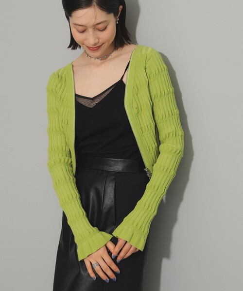 Ray BEAMS(レイビームス)の「シャーリング ジップ カーディガン(カーディガン/ボレロ・レディース・グリーン系その他2/ブラック/オフホワイト・ONE SIZE)」の4枚目の写真