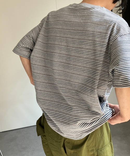 CREARE -LINO-(クレアーレリノ)の「ウエストドロスト 細ボーダーTシャツ/半袖TOPS/Y2K(Tシャツ/カットソー・メンズ・グレー/ネイビー・MEDIUM/LARGE)」の6枚目の写真